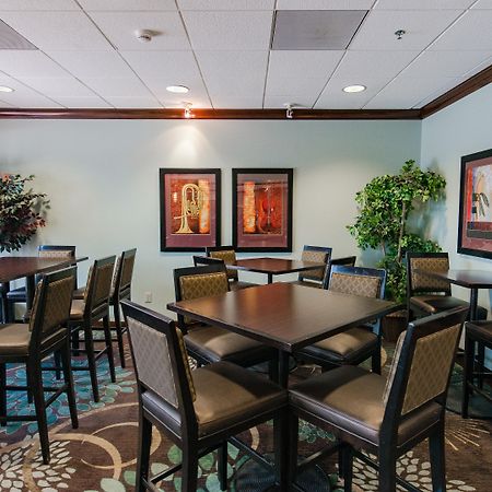 Staybridge Suites Wilmington East By Ihg Dış mekan fotoğraf