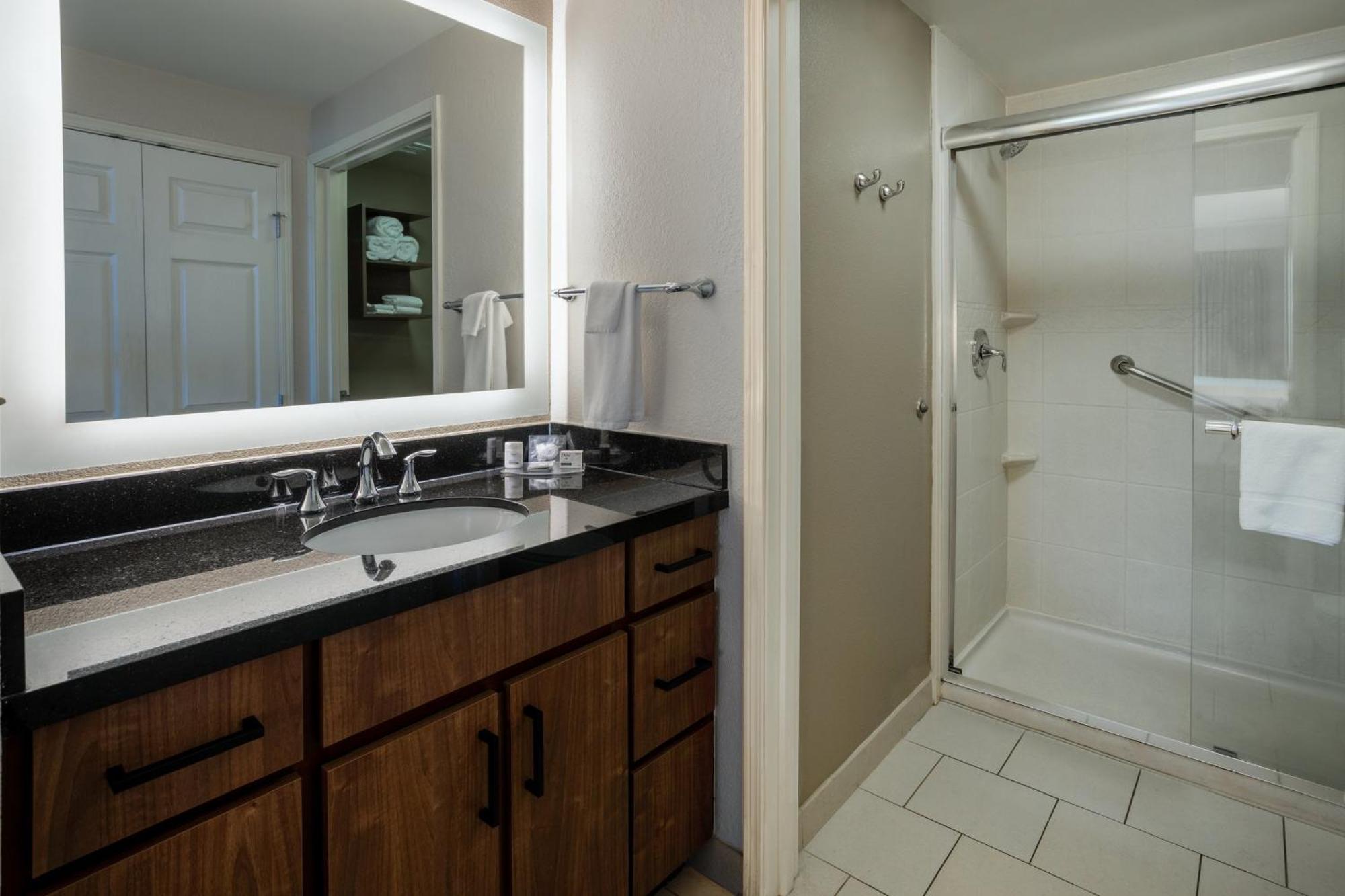 Staybridge Suites Wilmington East By Ihg Dış mekan fotoğraf